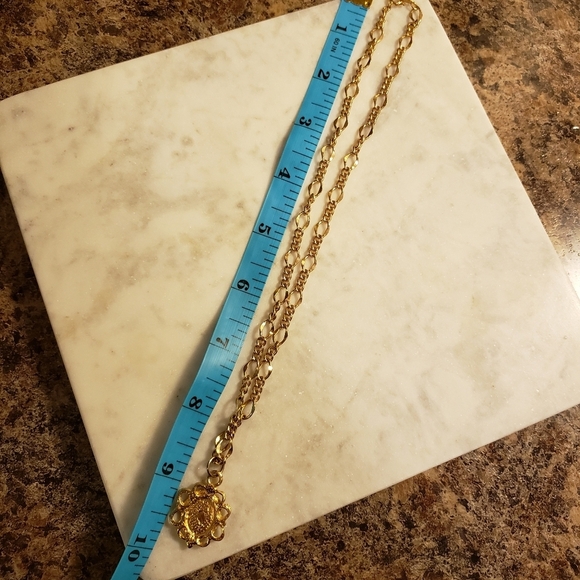 Vintage Vigaro Chain Filigree Gold Frame Black & Copper Cameo Center Necklace - Picture 8 of 14